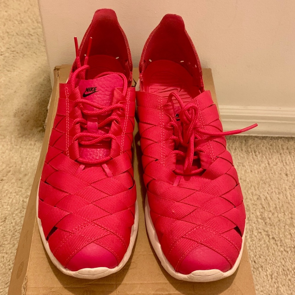 NIKE FUCHSIA WOVEN ROSHE